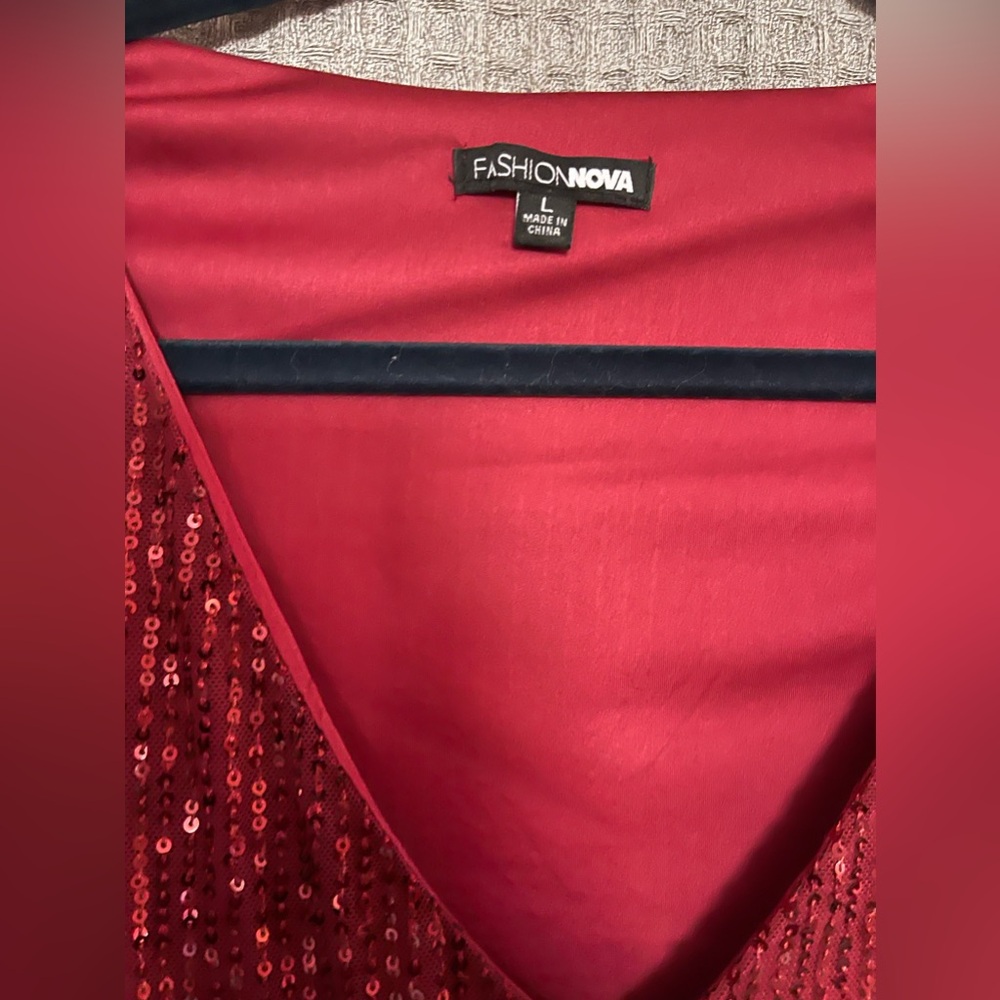 Burgundy Large fashion nova shimmery mini dress - Picture 3 of 3